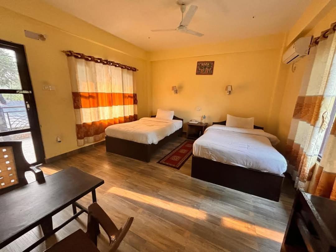 Hotel Silent Park Sauraha Exteriér fotografie